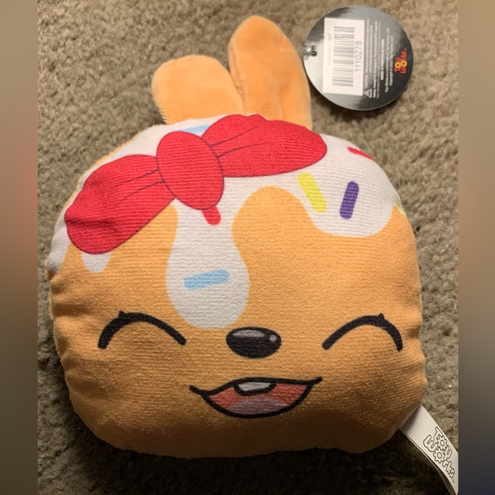 🧡 Tan-ish / sand color 7 inch “animal food” toy ‼️
